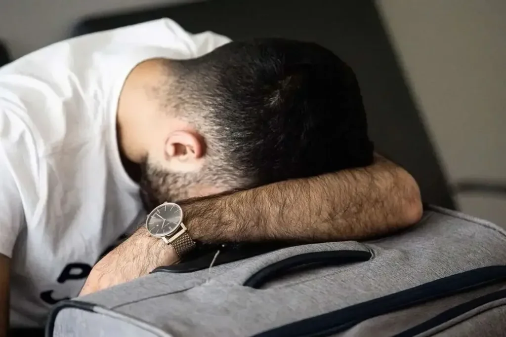 علت خستگی همیشگی در برخی افراد چیست و نقش کمبود ویتامینهای ب ۹ و ب ۱۲ در آن
