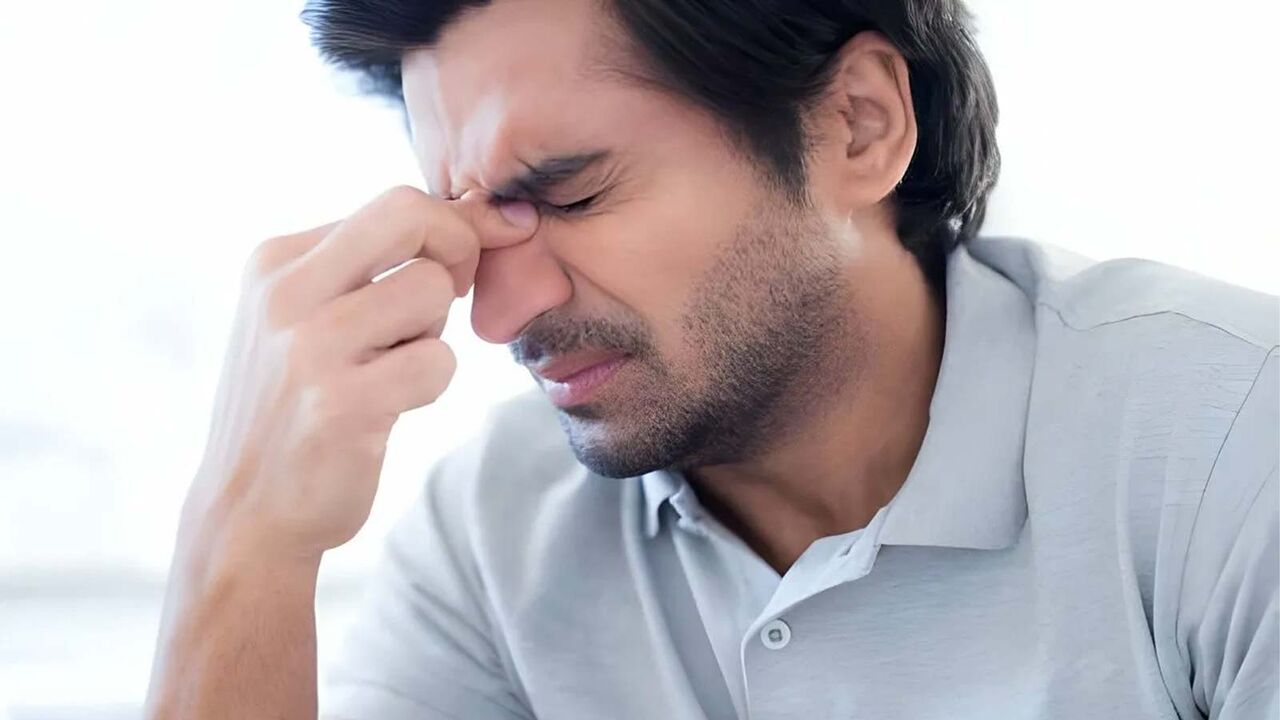 علت تورم صورت و چشم در صبح چیست و چگونه میتوان آن را کاهش داد