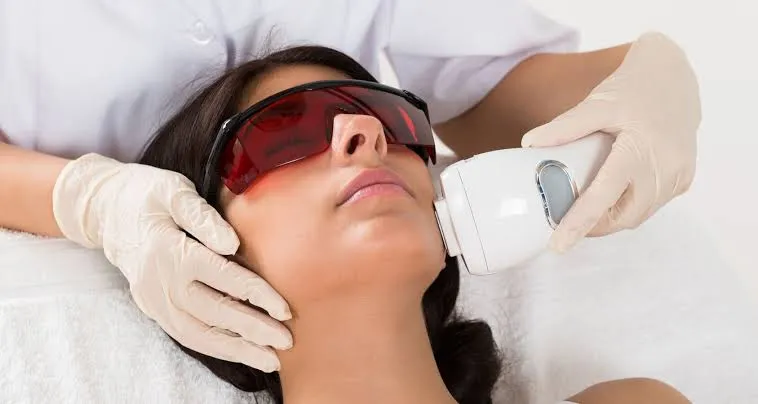 خطرات پنهان لیزر برای سلامت زنان و ارتباط آن با نازایی و سرطانهای مختلف